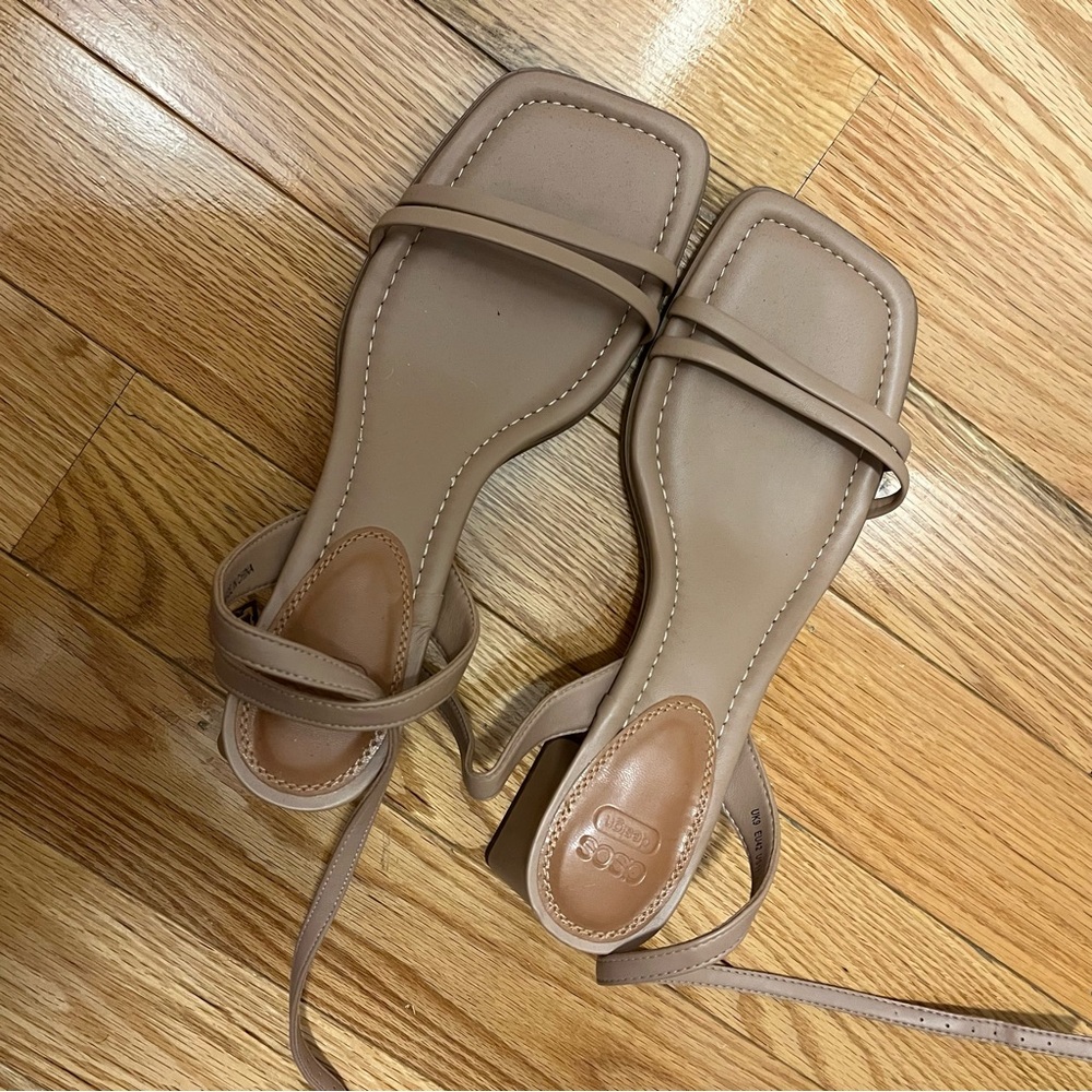 NWOT Asos Design Beige Strappy Sandals